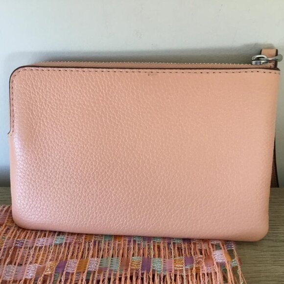 Coach Peach Leather Wristlet W/Beautiful Mesh Scarf and Pink Beaded Bracelet - Picture 5 of 6